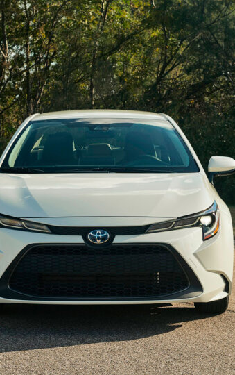 Гибридная Toyota Corolla 2023
